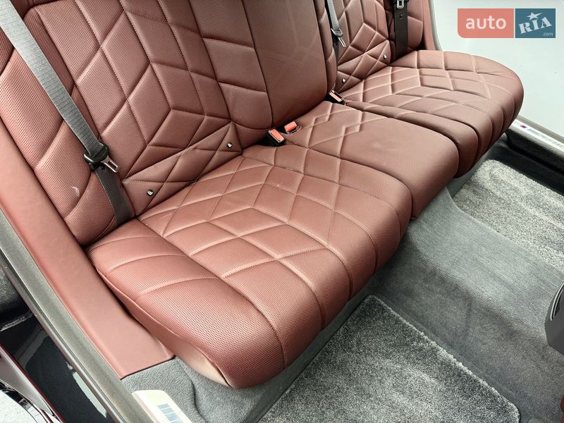 Седан BMW 7 Series 2024 в Киеве