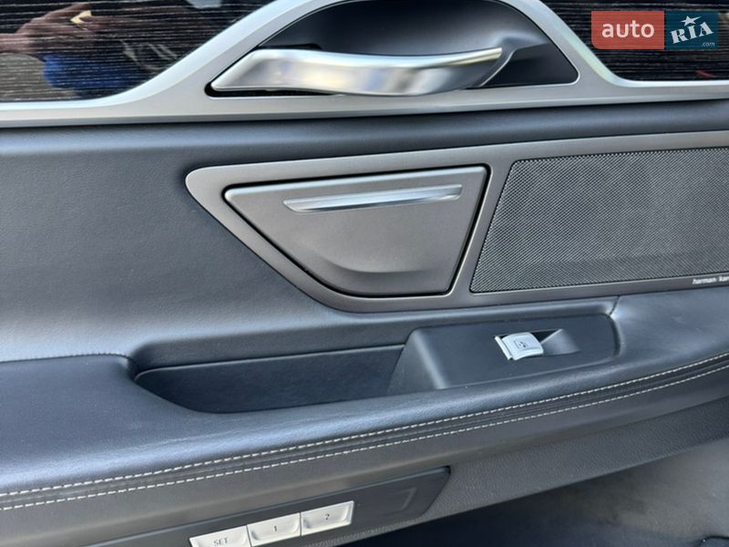 Седан BMW 7 Series 2017 в Львове