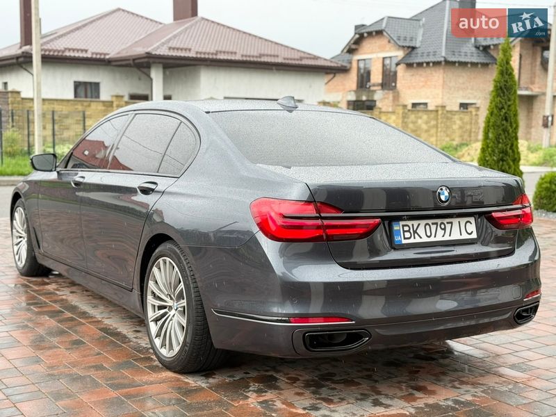 Седан BMW 7 Series 2015 в Ровно