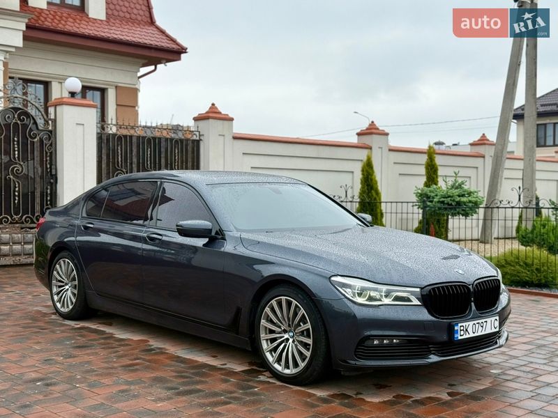 Седан BMW 7 Series 2015 в Ровно