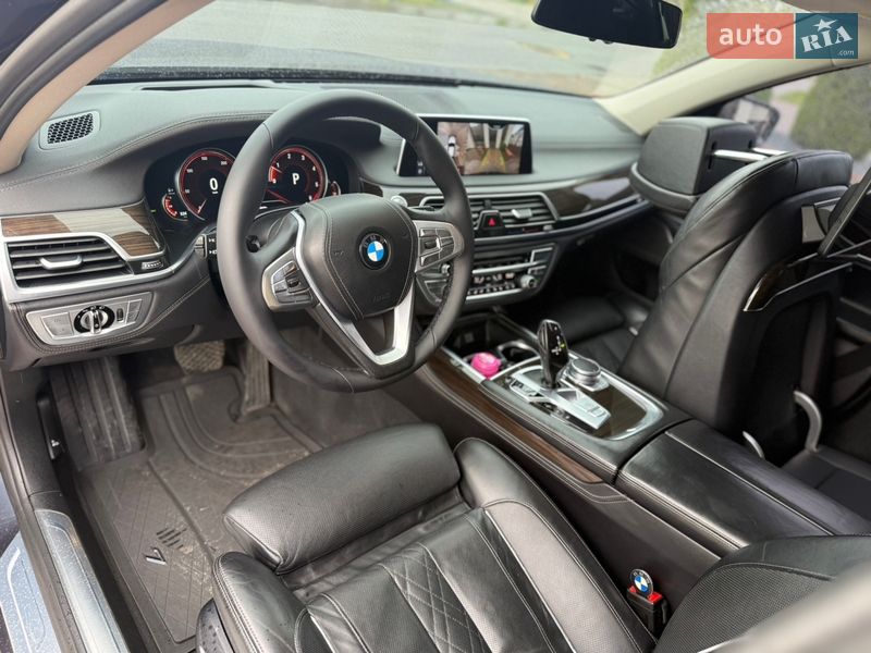 Седан BMW 7 Series 2015 в Ровно