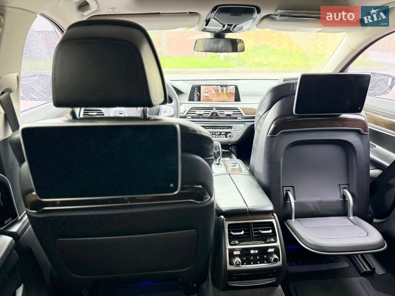 Седан BMW 7 Series 2015 в Ровно