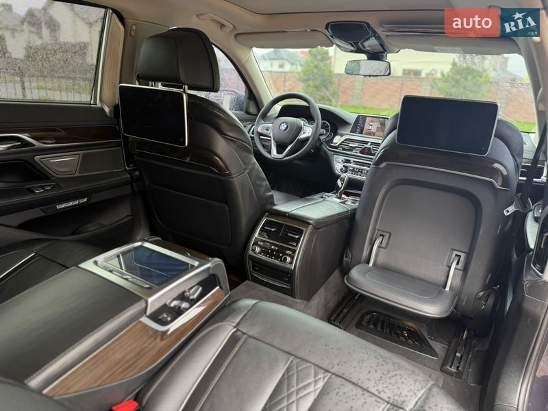 Седан BMW 7 Series 2015 в Ровно