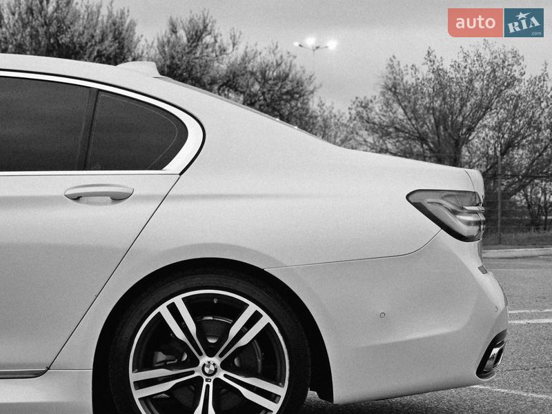 Седан BMW 7 Series 2018 в Новомосковске фото Седан BMW 7 Series 2018 в Новомосковске
