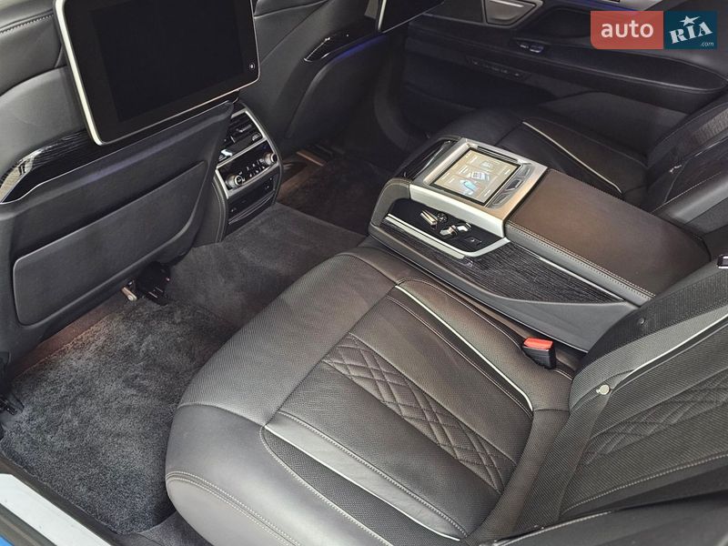 Седан BMW 7 Series 2018 в Новомосковске фото 83 Седан BMW 7 Series 2018 в Новомосковске