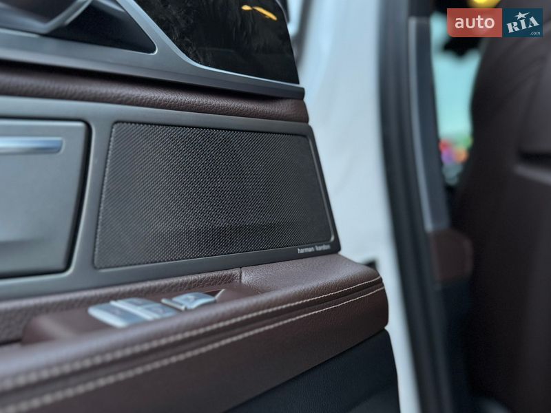 Седан BMW 7 Series 2017 в Дубні