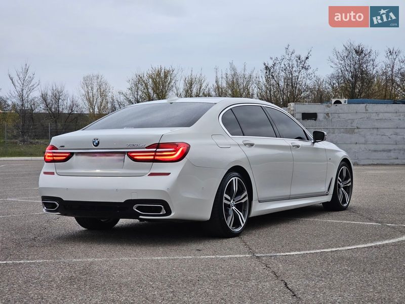 Седан BMW 7 Series 2018 в Новомосковске