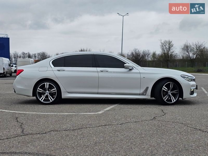 Седан BMW 7 Series 2018 в Новомосковске
