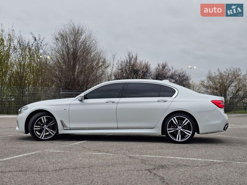 Седан BMW 7 Series 2018 в Новомосковске