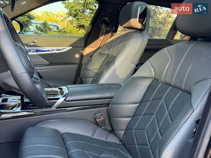 Седан BMW 7 Series 2023 в Днепре