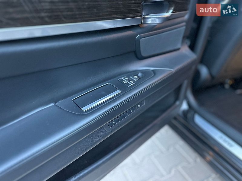 Седан BMW 7 Series 2013 в Владимире