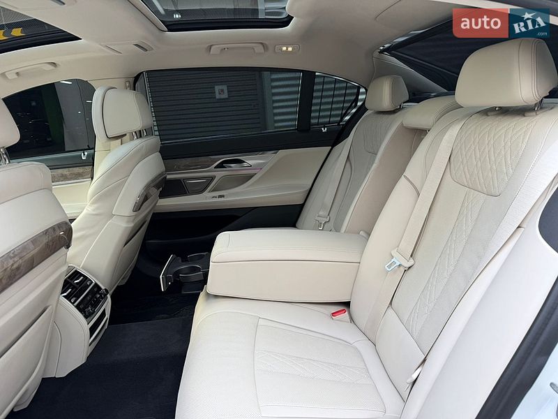 Седан BMW 7 Series 2019 в Киеве