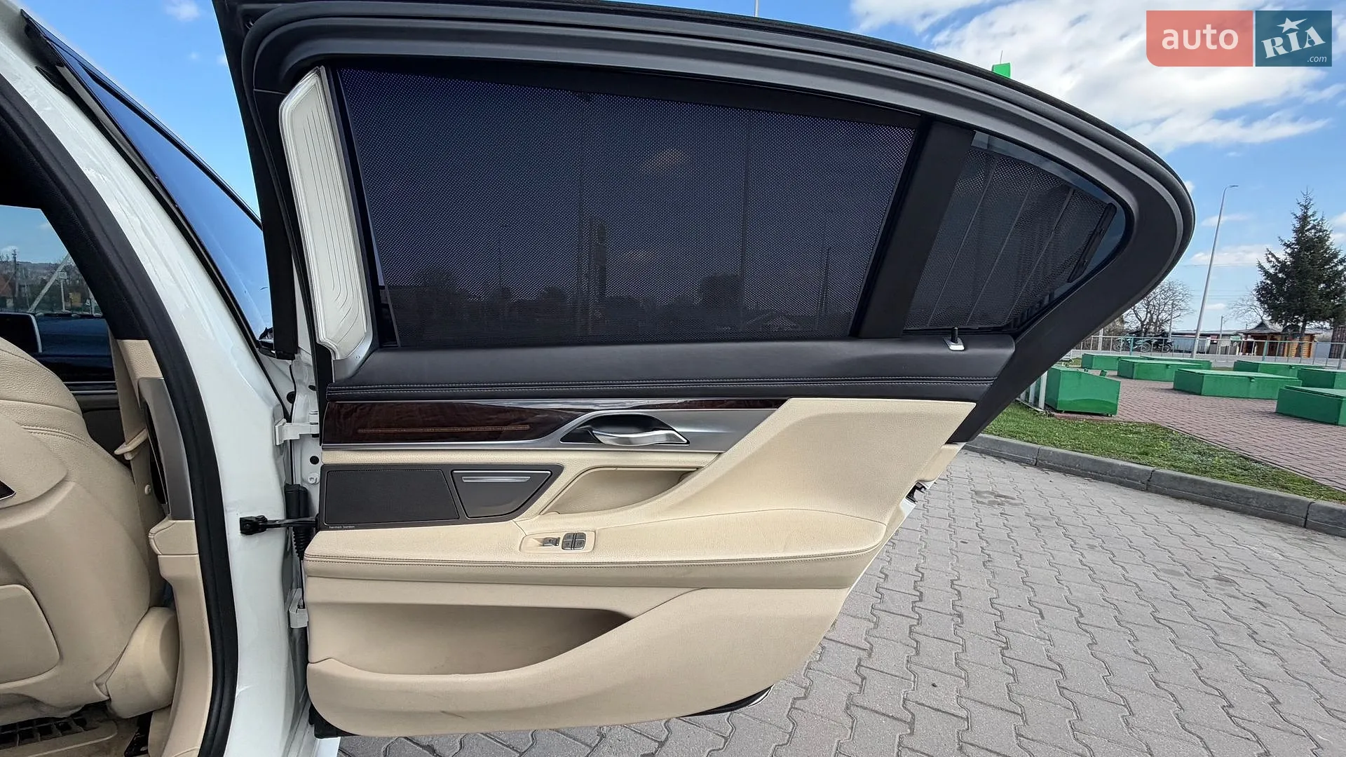 2015 BMW 7er - мініатюра 16