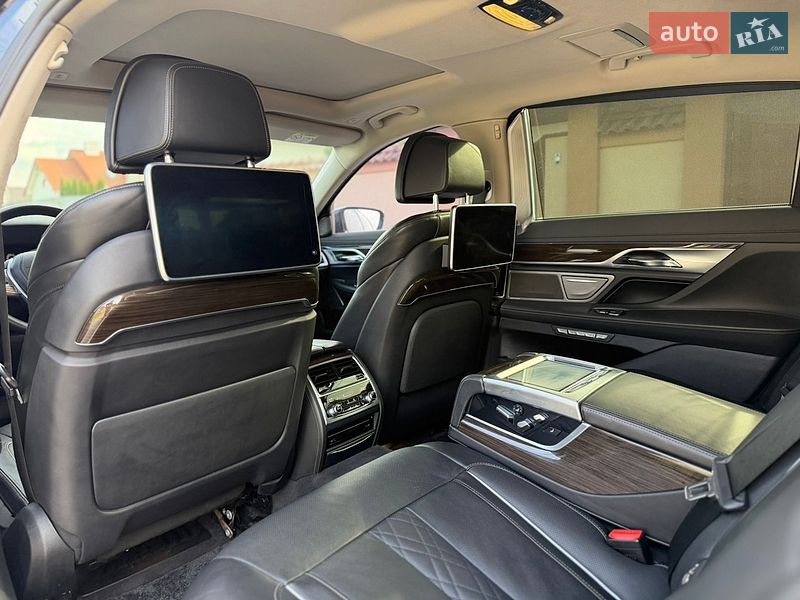 Седан BMW 7 Series 2015 в Рівному