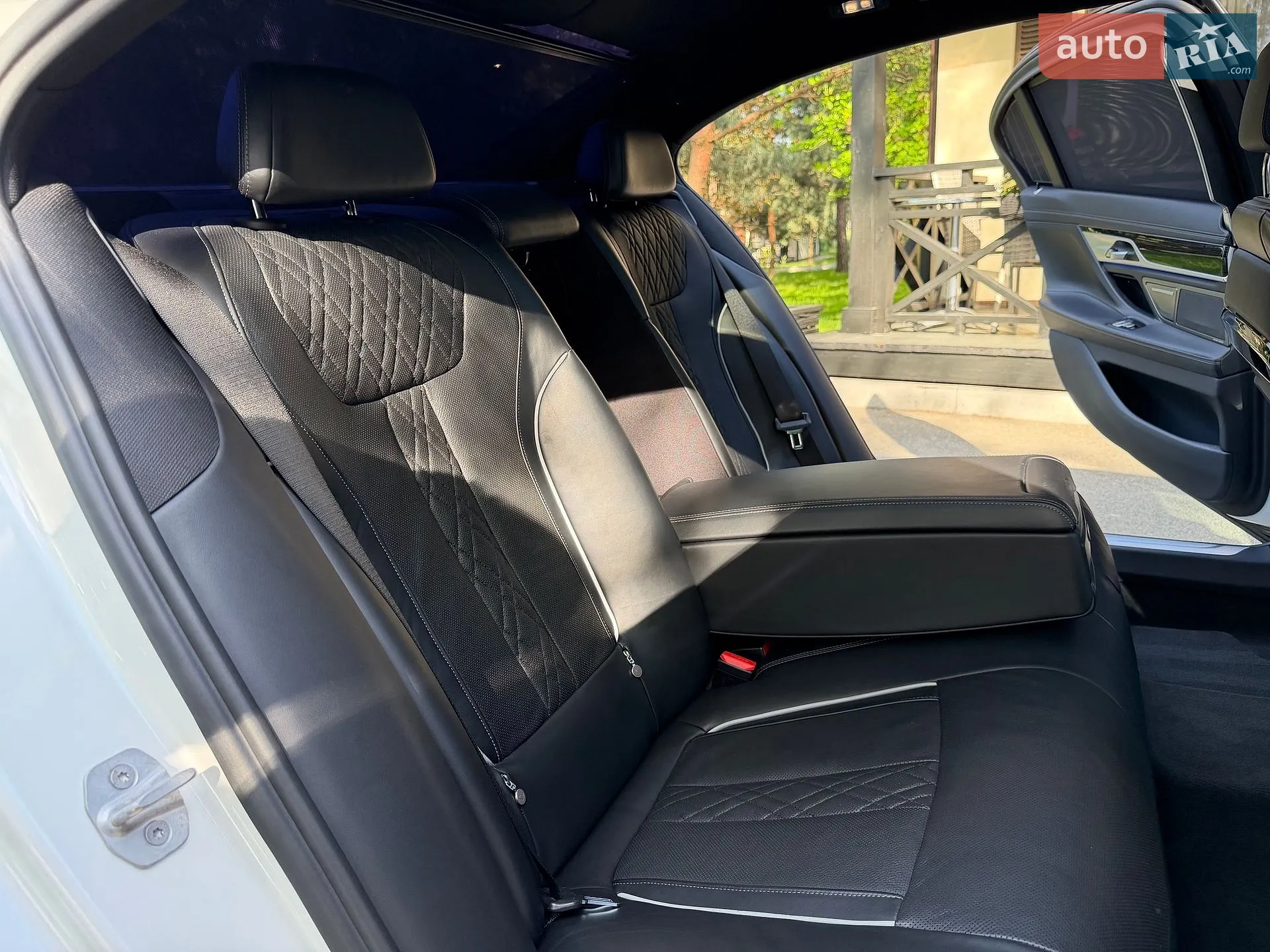 2020 BMW 7er - мініатюра 16