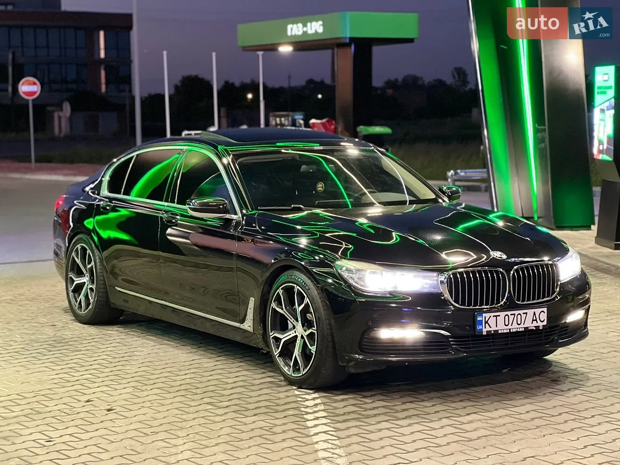 2015 BMW 7er - мініатюра 18