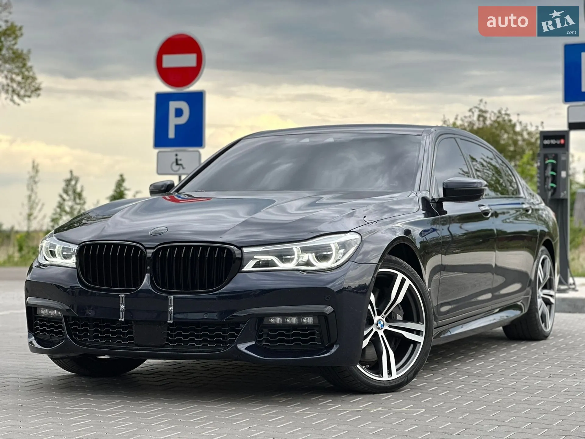 2016 BMW 7er - мініатюра 18