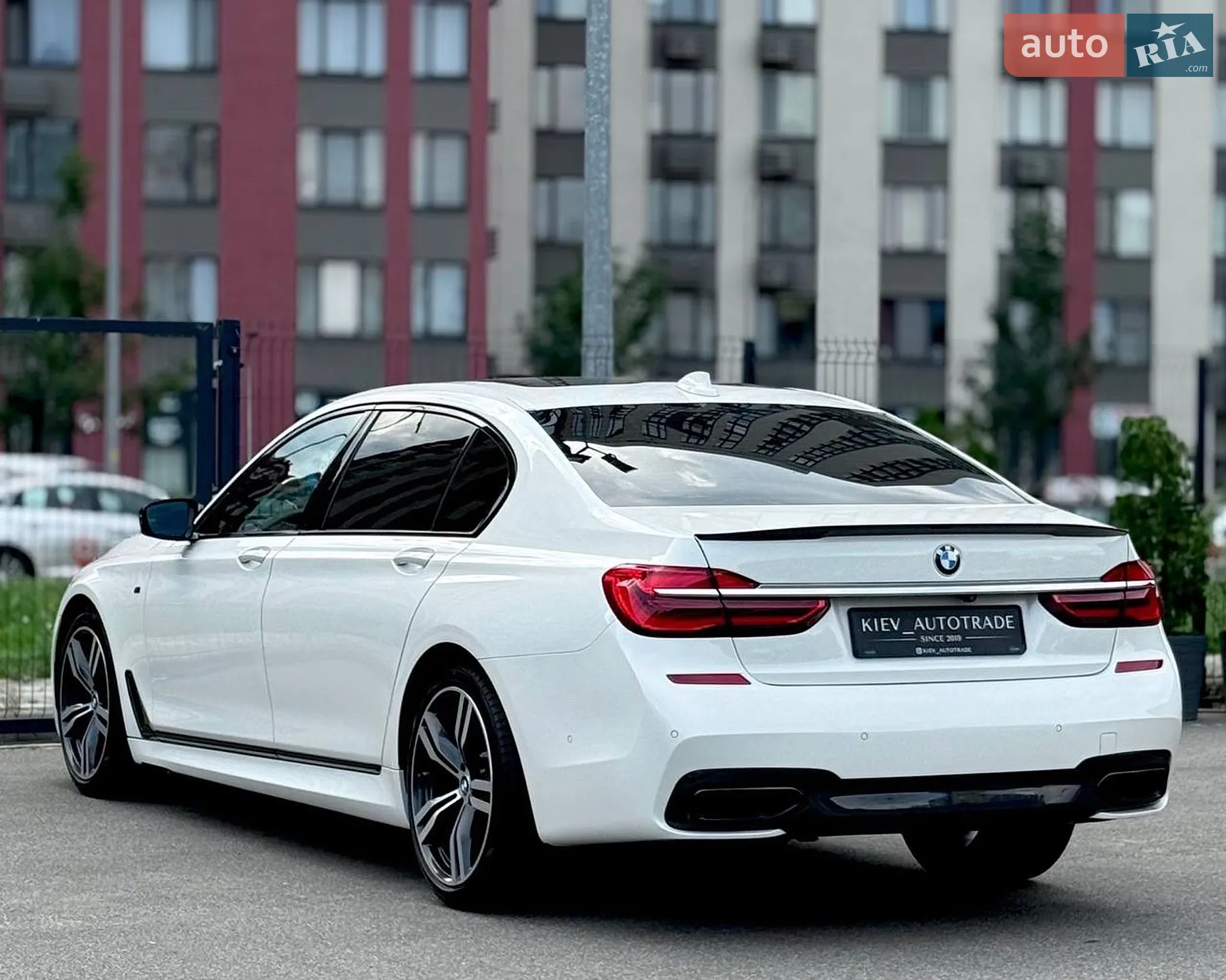 2016 BMW 7er - мініатюра 16