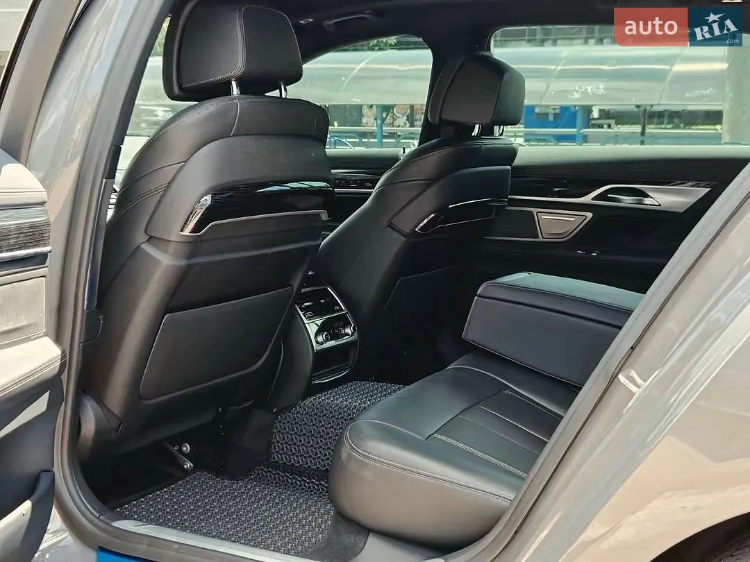 2020 BMW 7er - мініатюра 20