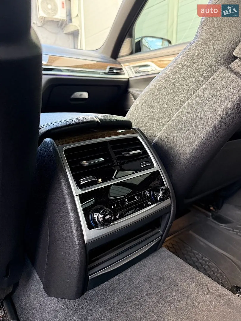 2017 BMW 7er - мініатюра 15