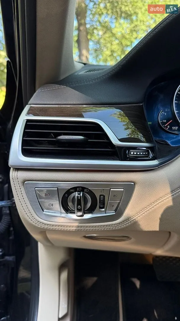 2015 BMW 7er - мініатюра 18