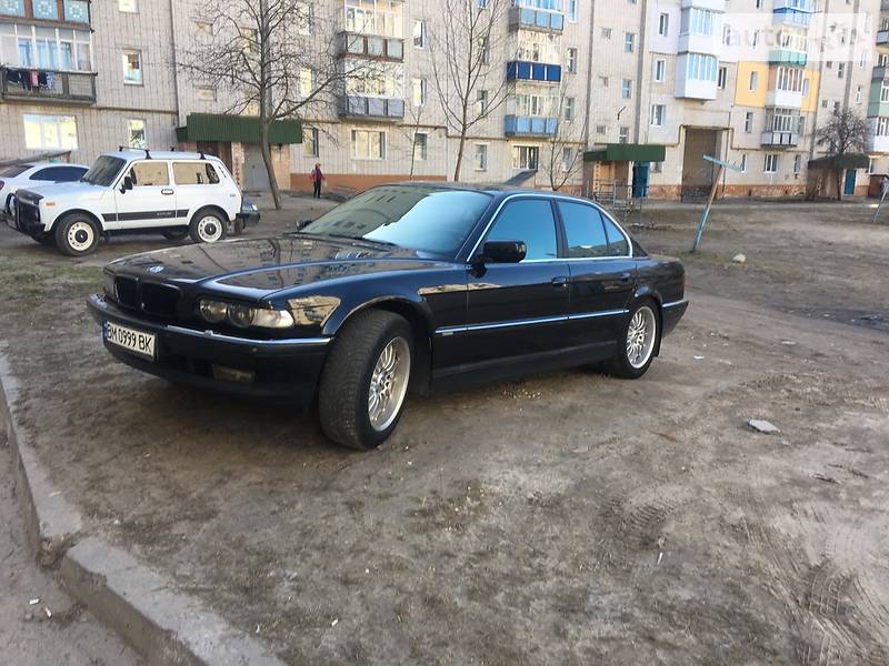 BMW 7 2000 года