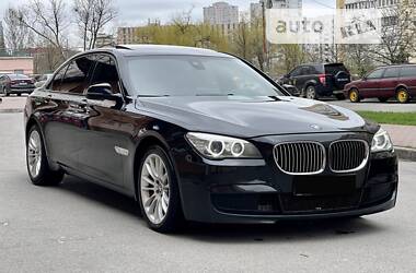 Седан BMW 740 2015 в Киеве