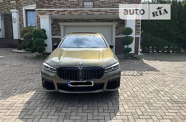 Седан BMW 750 2019 в Ровно