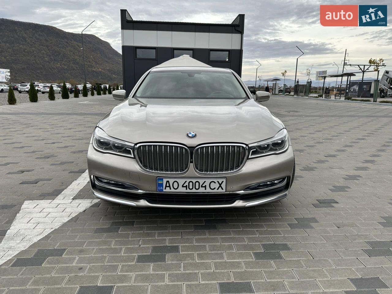 2016 BMW 7er - мініатюра 16
