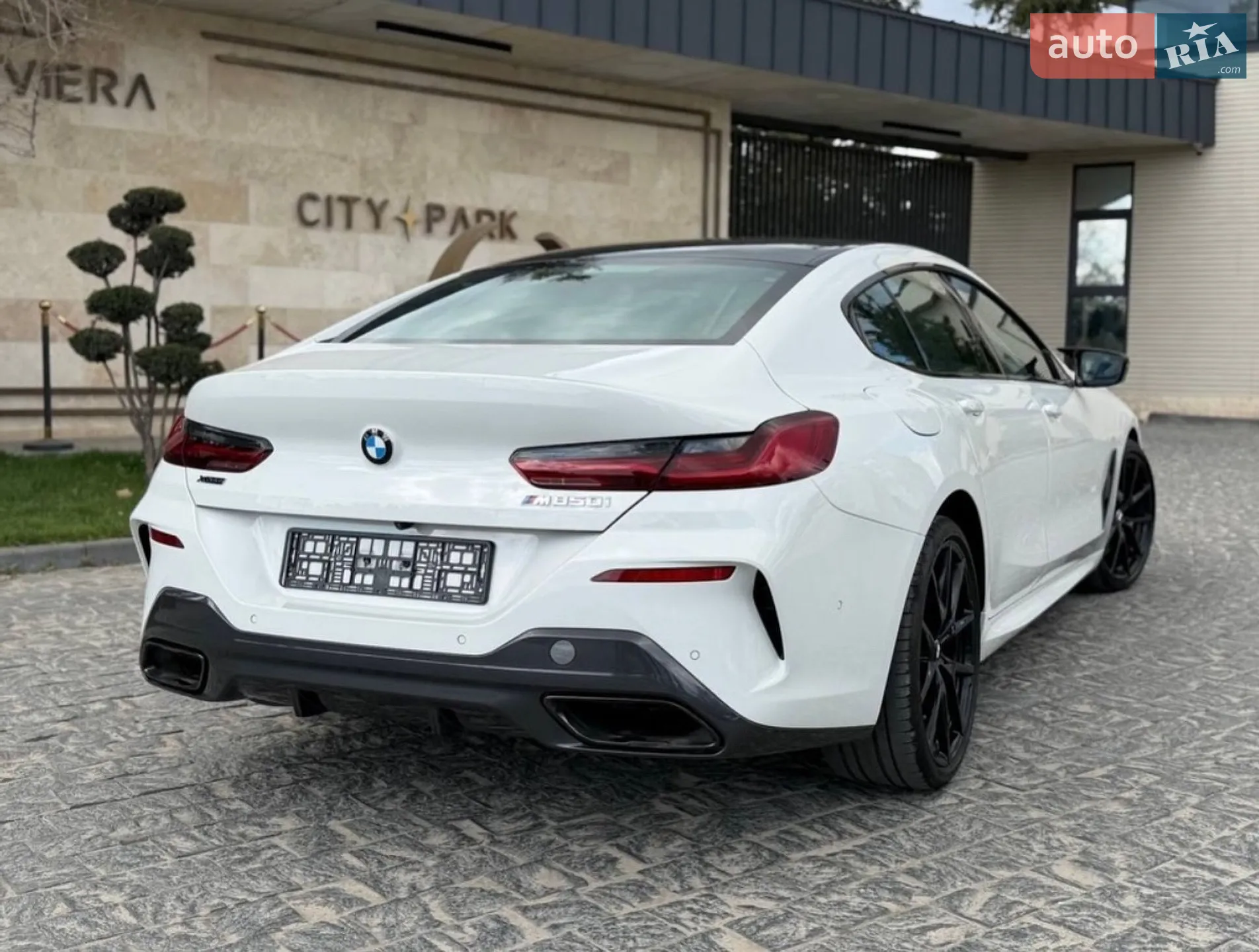 2022 BMW 8er - мініатюра 4