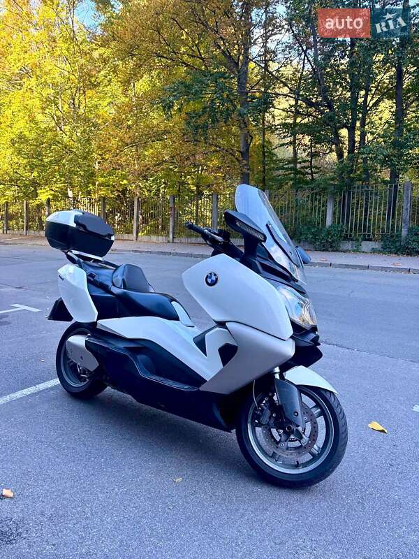 Максі-скутер BMW C 650GT 2013 в Києві фото 4 Максі-скутер BMW C 650GT 2013 в Києві