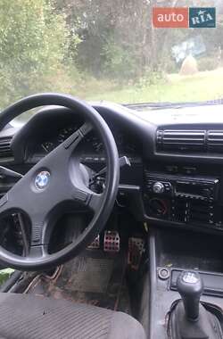 Седан BMW E3 1971 в Буковеле