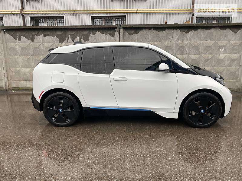 Хетчбек BMW I3 2015 в 