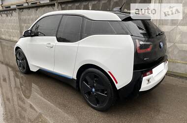Хетчбек BMW I3 2015 в 