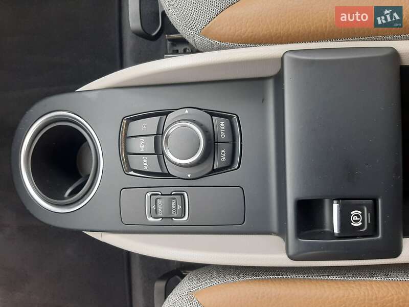 Хэтчбек BMW I3 2015 в Сваляве