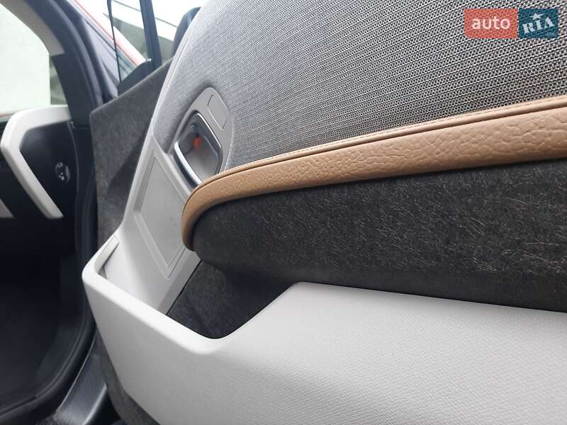 Хэтчбек BMW I3 2015 в Сваляве