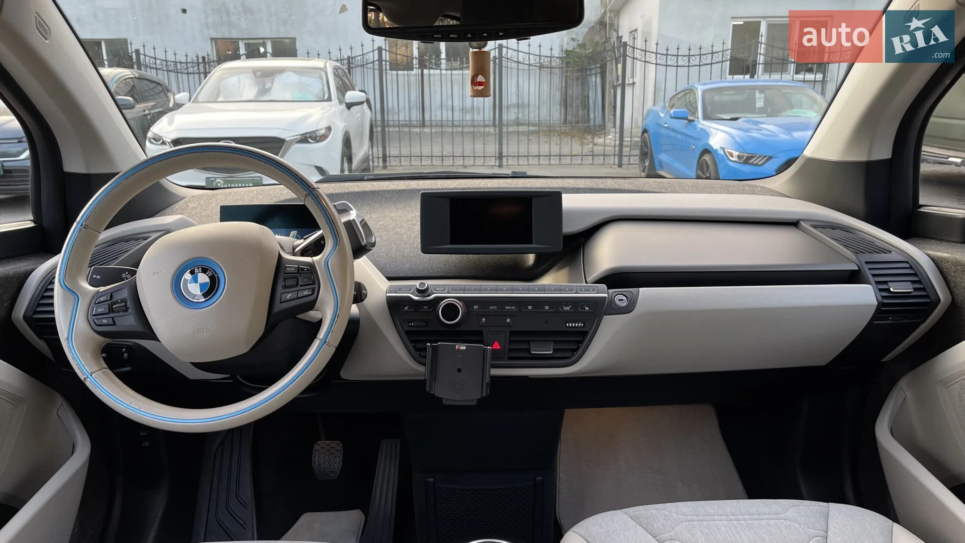 2015 BMW i3 - мініатюра 16
