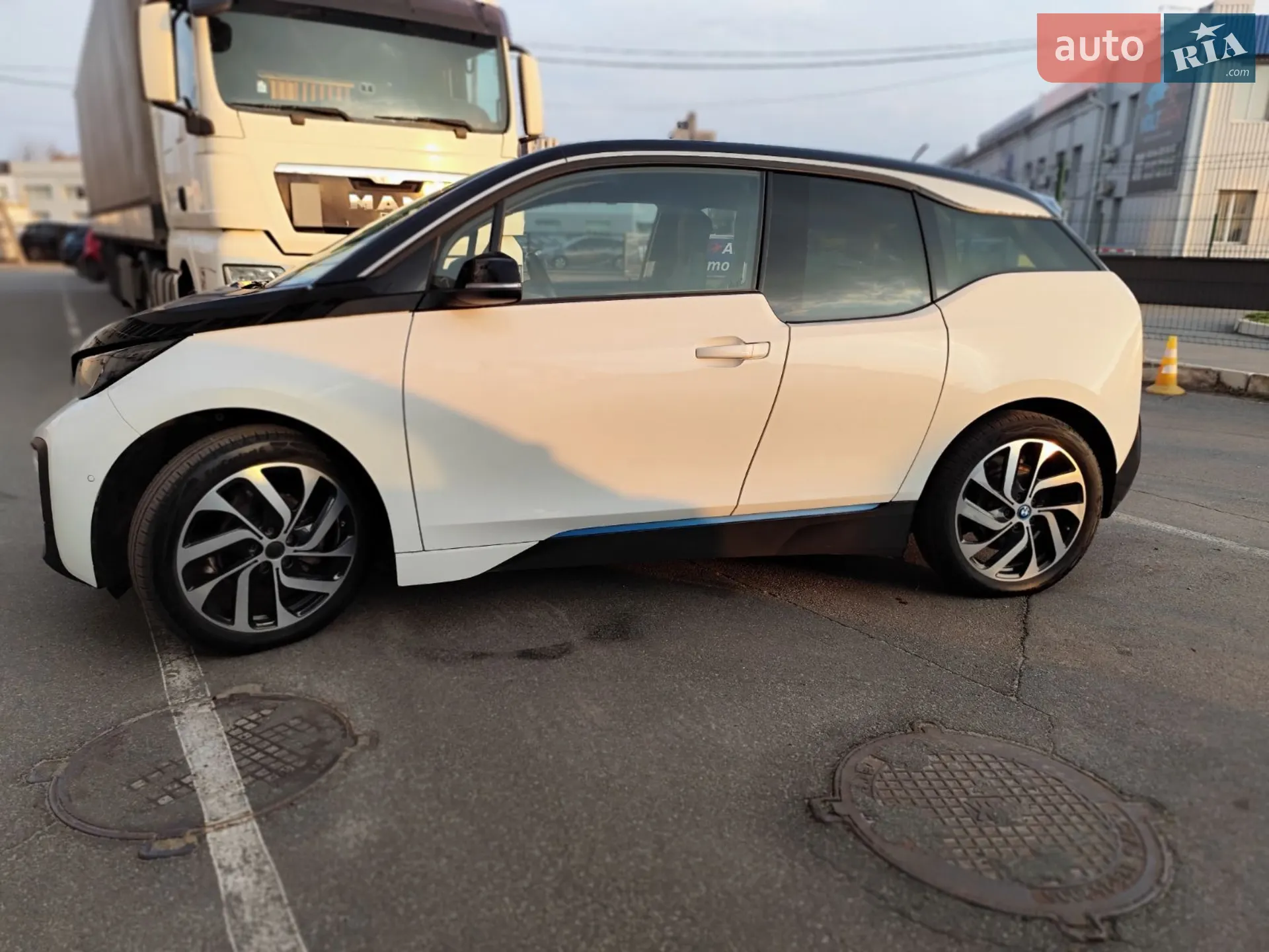 2019 BMW i3 - мініатюра 2