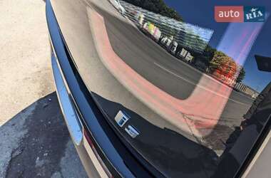 Хэтчбек BMW I3 2015 в 