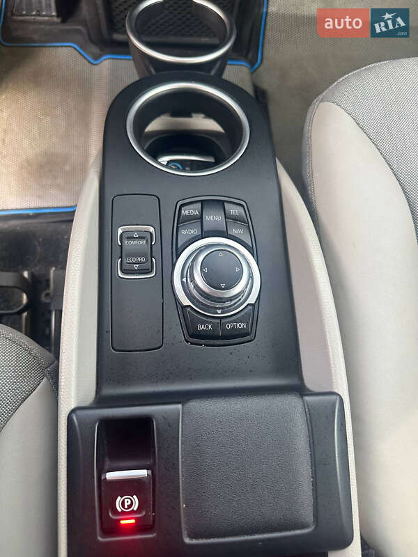 Хэтчбек BMW I3 2014 в Киеве