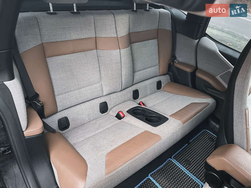 Хэтчбек BMW I3 2016 в Лапаевке