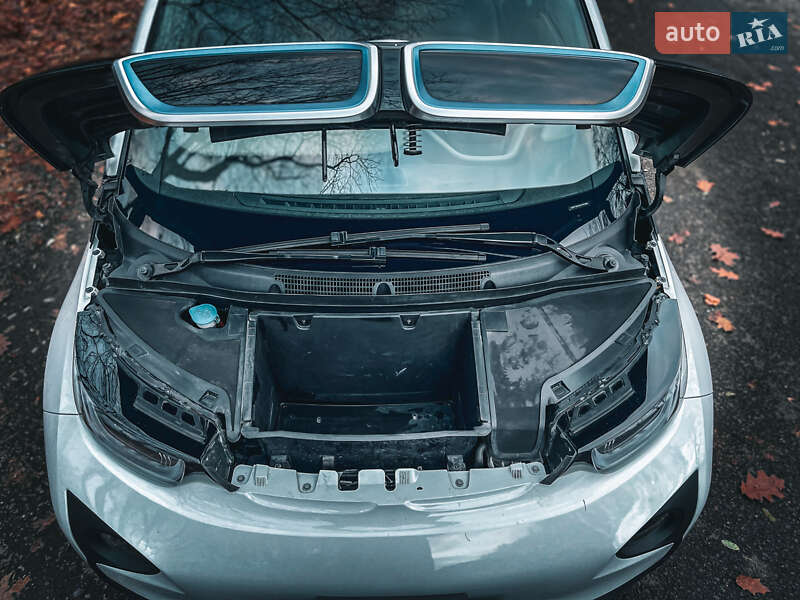 Хэтчбек BMW I3 2016 в Лапаевке