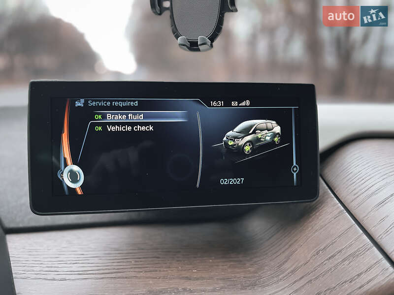 Хэтчбек BMW I3 2016 в Лапаевке