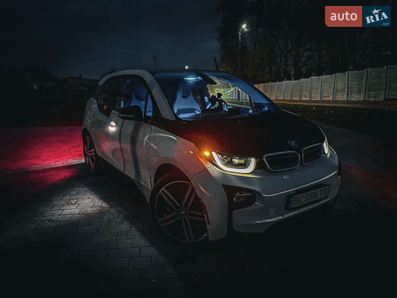 Хэтчбек BMW I3 2016 в Лапаевке