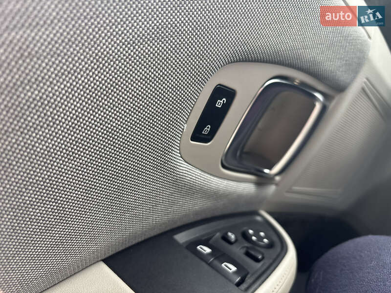 Хэтчбек BMW I3 2016 в Житомире