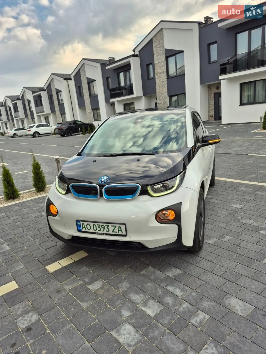 2016 BMW i3 - мініатюра 2