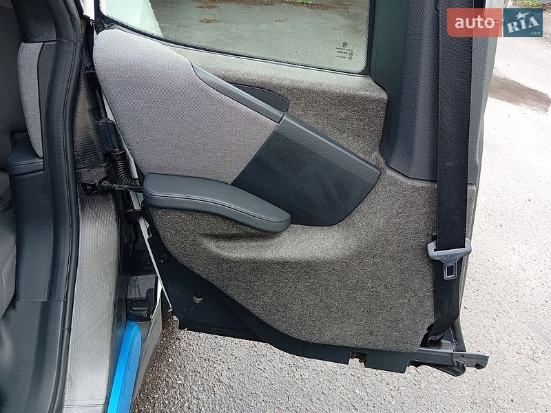 Хэтчбек BMW I3 2015 в Горишних Плавнях