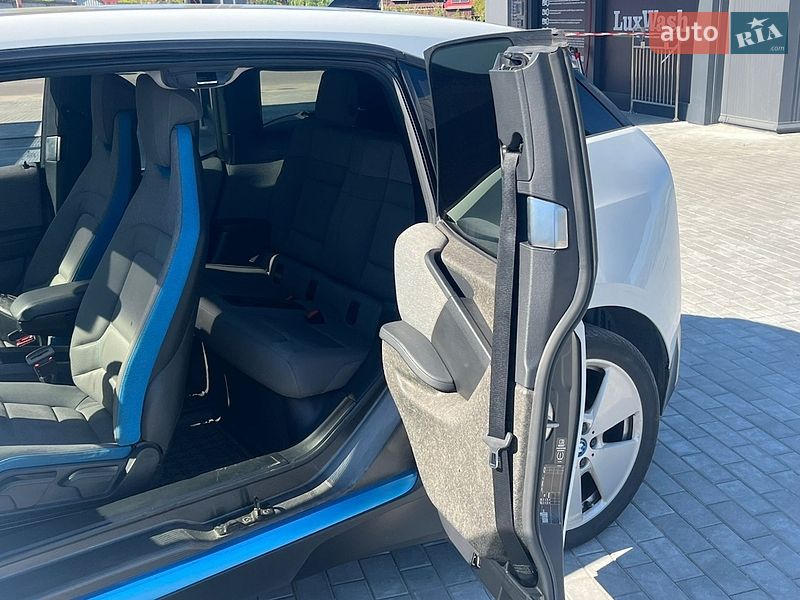 Хетчбек BMW I3 2014 в Горішніх Плавнях