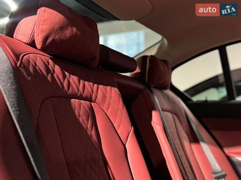 Седан BMW I3 2025 в Києві