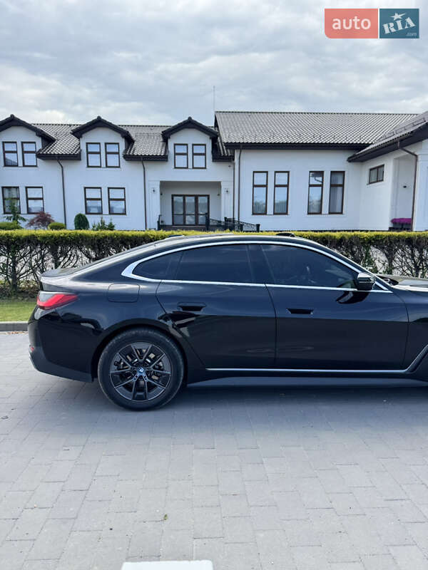 Купе BMW i4 2023 в Иршаве